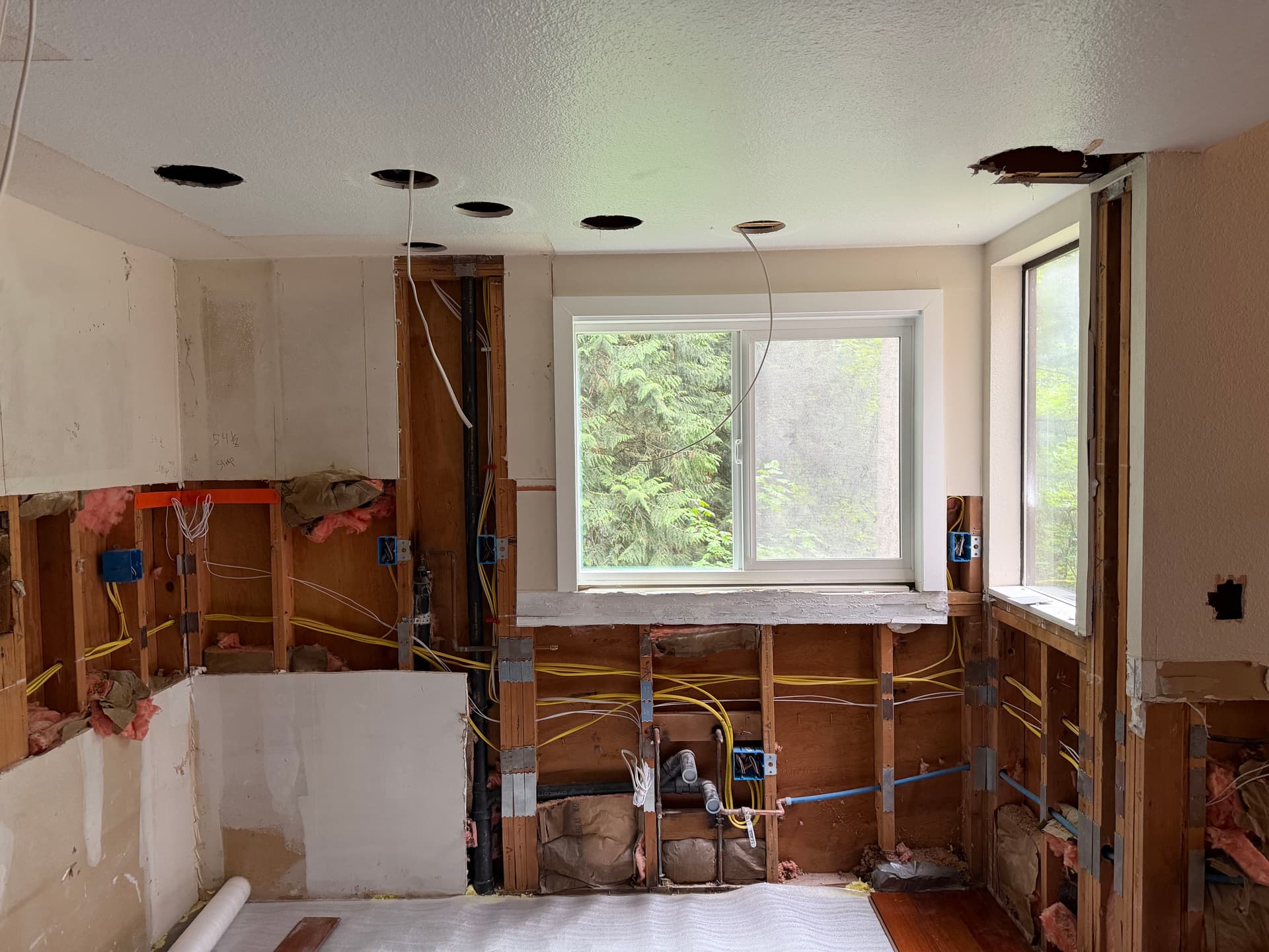 Gallery photos for Woodinville Kitchen Remodel Gets a Full Electrical Overhaul: Image #7
