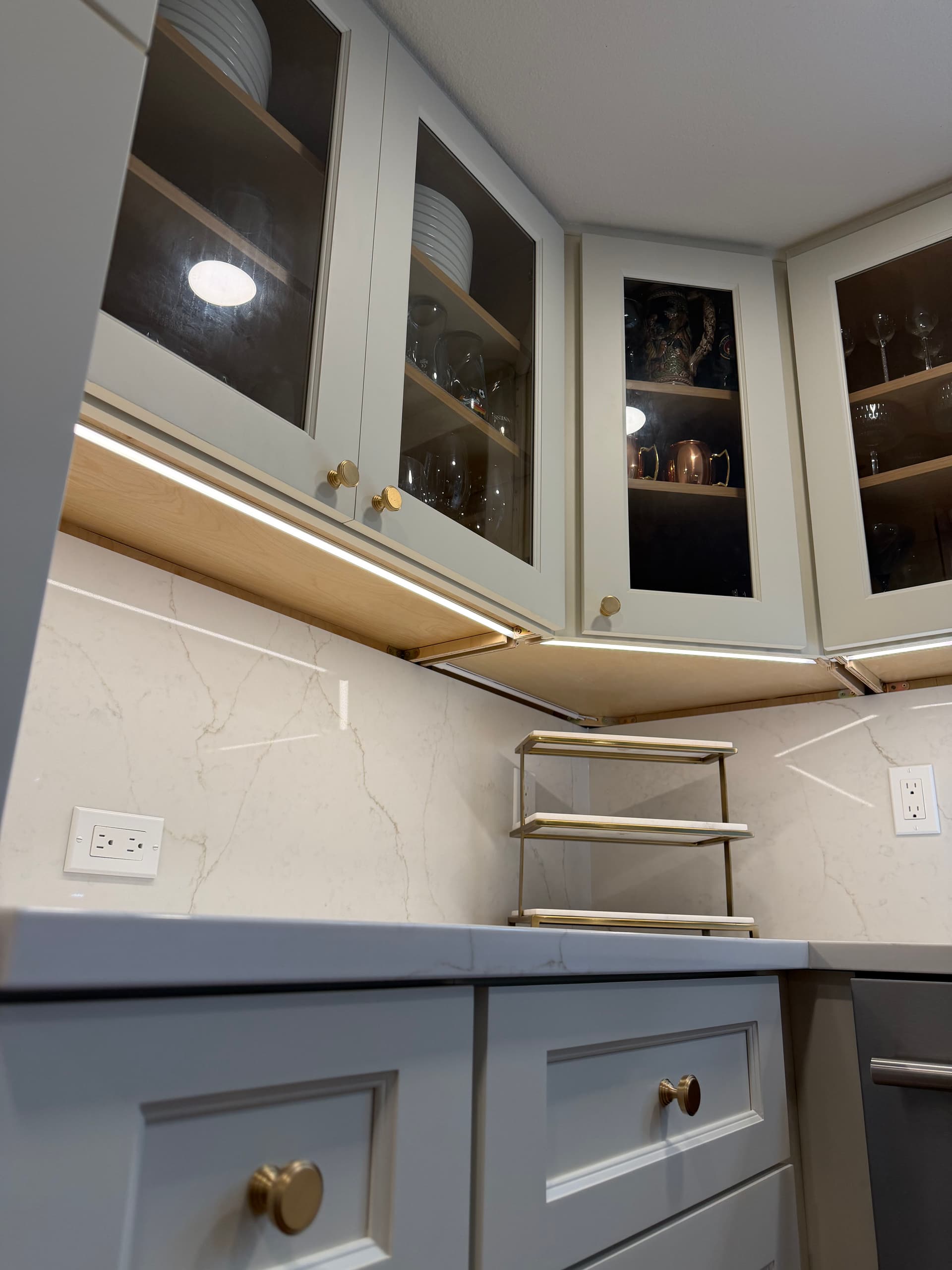 Gallery photos for Woodinville Kitchen Remodel Gets a Full Electrical Overhaul: Image #3