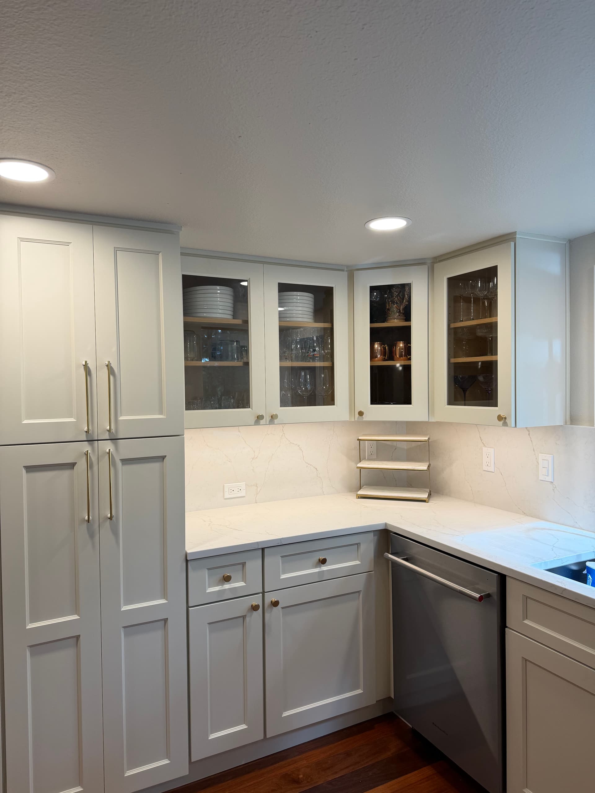 Gallery photos for Woodinville Kitchen Remodel Gets a Full Electrical Overhaul: Image #4