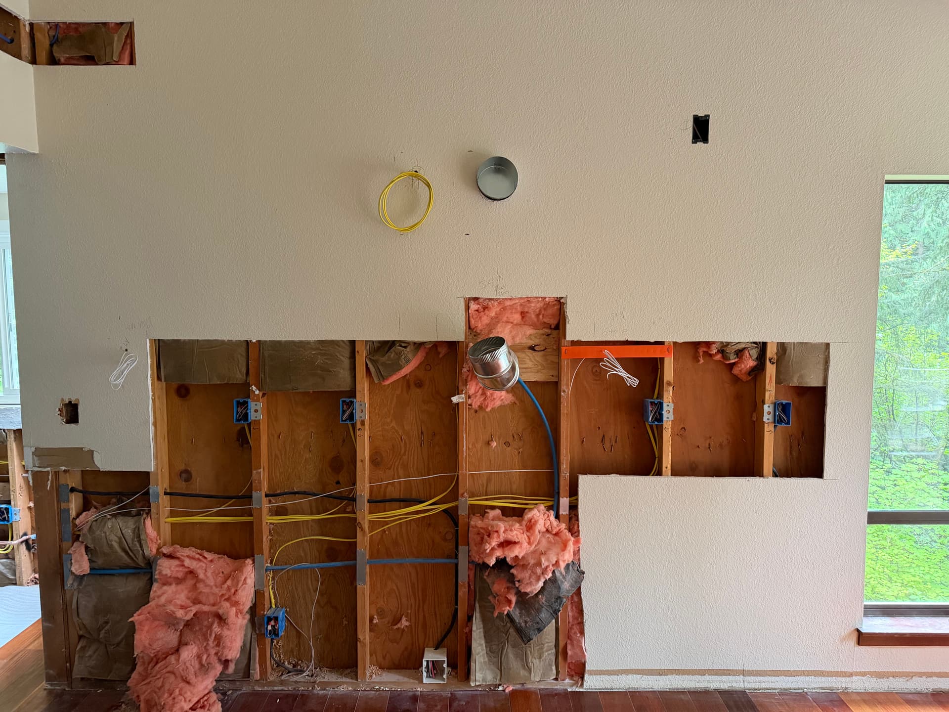 Gallery photos for Woodinville Kitchen Remodel Gets a Full Electrical Overhaul: Image #5